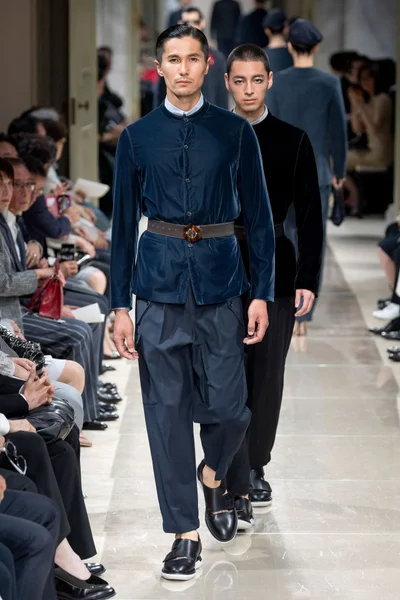 Look 76